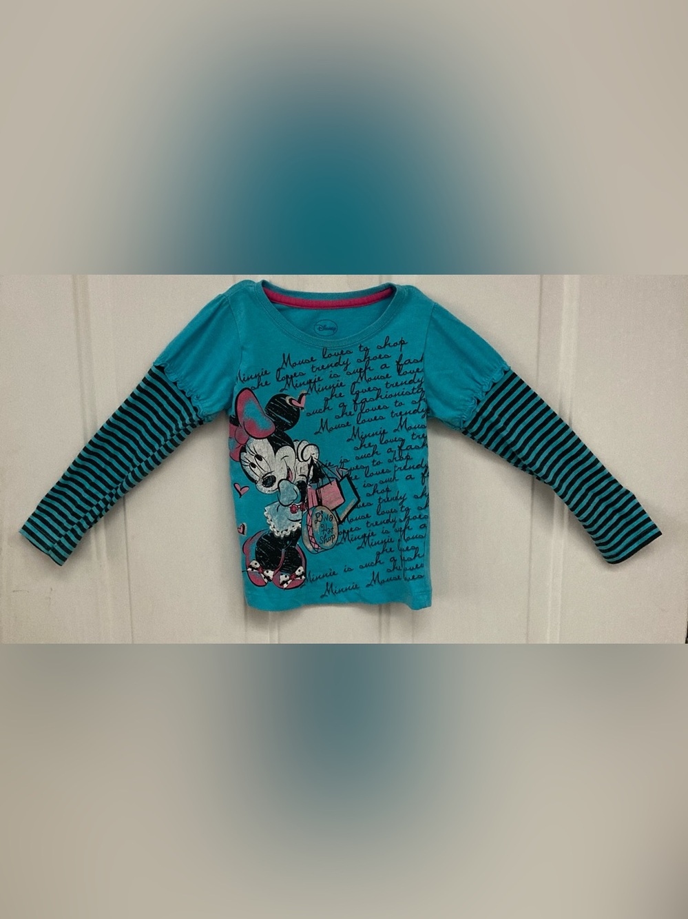 🛍️💖🛍️Disney Girls' Teal Minnie Mouse Graphic Tee with Pink Accents